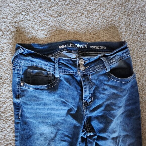 Euc Wallflower Womens Blue Jeans Regular Fit Boot Cut Size 7 - Picture 8 of 8